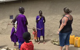 Pomozte nám dostat vodu do masajské vesnice