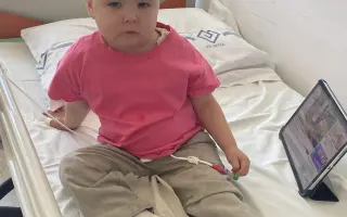 Zatímco jiné děti rozbalovaly dárky, Emmička podstoupila svou první chemoterapii