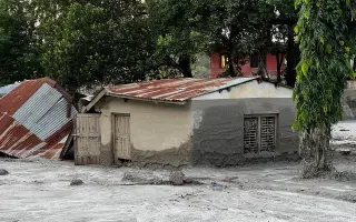 Naději nepálským dětem: Pomozme žákům vrátit se do škol po ničivých povodních.