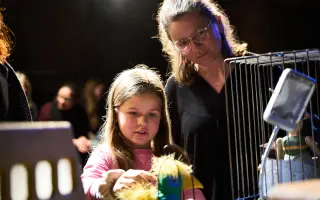 OBLÉKNEME CÍSAŘOVY NOVÉ ŠATY 2026 - festival otevřeného divadelního myšlení