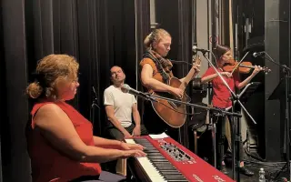 Podpořte svou kulturu, autentickou tvorbu kapely EVAMORE, podpořte CD JEDNODUŠE