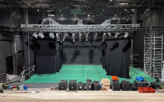 OTEVŘETE S NÁMI GALAXII, KAM SE VEJDEME VŠICHNI!
