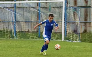 Pomozte Radimovi (18) postavit se znovu na nohy