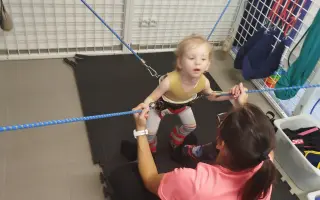 Pomozme malé Natálce se syndromem kočičího křiku