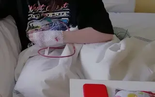 V patnácti prodělala rakovinu. Teď rozjíždí značku svíček KIMARO.
