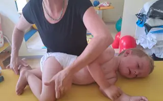 Delfinoterapie a neurorehabilitace pro Nikýska