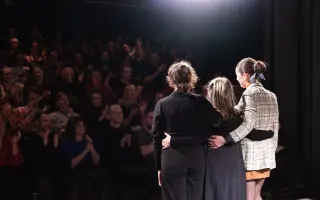 Inscenace Král*ovna – první česká královna, kterou si zvolíte vy.