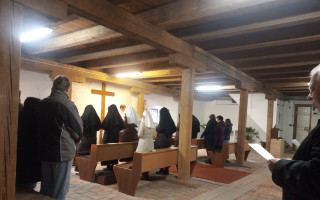 Dokončení kláštera bosých karmelitek v Drastech