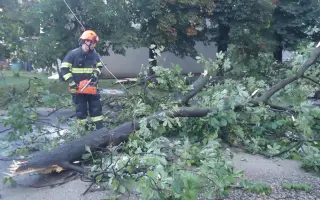 Profesionální hasič Tomáš, tři děti a boj, který nečekal...