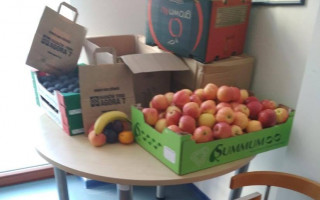 Pomozme zajistit ovocné balíčky seniorům a lidem v nouzi