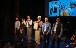 DARUJ SEN SENIORŮM. DARUJ VSTUPENKY NA KONCERT HAŠLERKY.