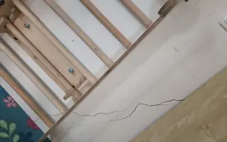 Pomozme Dáši zachránit domov v havarijním stavu po poškození vodou