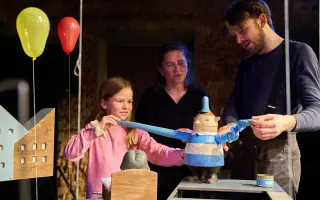 OBLÉKNEME CÍSAŘOVY NOVÉ ŠATY 2026 - festival otevřeného divadelního myšlení