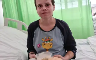 Pomozte tátovi, který se 24 hodin denně stará o manželku a dceru