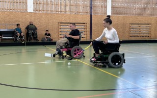 Hra začíná už v létě - Pomožte Powerchair hokejistům s přípravou!
