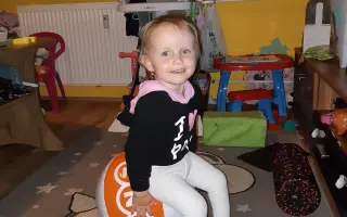 Pomozte Lilince začít chodit