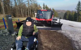 Elektrokolo s invalidním vozíkem pro Davida