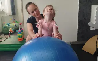 Pomozme malé Natálce se syndromem kočičího křiku