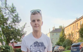 Auto s plošinou pro Anetku