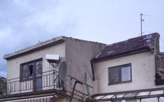 Pomozte opravit dům po ničivém tornádu manželům Peterkovým z Moravské Nové Vsi