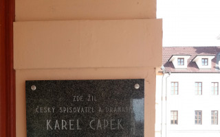ZAMILOVANÝ REBEL? Karel Čapek a jeho světová premiéra v Hradci Králové