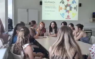 Dejte šanci mladým, kterým válka vzala dětství, ale ne hlas