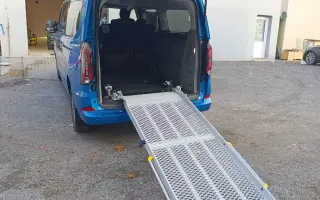 Pomozte Natálce jezdit tam, kde je šťastná - auto, které změní život.