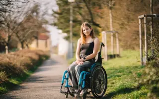 Pomohli jste Šárce získat elektrický invalidní vozík