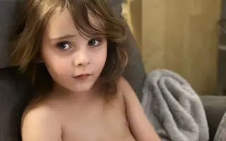 Pomozme Lily mluvit a najít cestu ke vzdělání bez strachu