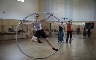 Circus pedagogy: a year to learn, a life to teach