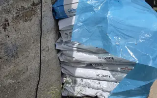 Prosba o příspěvek na nákup krmiva a steliva pro kočičky z Píšánku