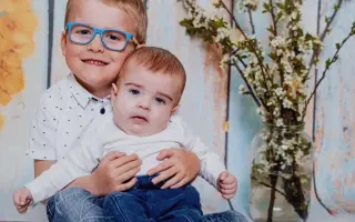 Pojďme pomoct Nikči a jejím dvěma klukům žít život po smrti milovaného tatínka