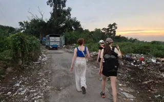 S BATOHY A SNY: Pomozte studentkám střední školy jet dobrovolničit na Šrí Lanku