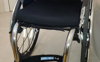 Lehký mechanický vozík pro snadnější cestování do práce a za rodinou