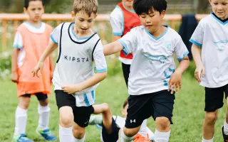 Prague Raptors FC | Společně pořídíme nový traktor pro naše hřiště 🦖⚽