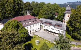 Rekonstrukce střech na zámku Vidžín