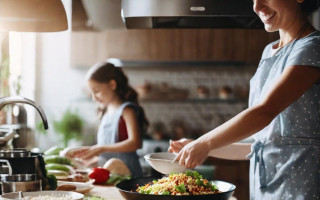 Cvičná kuchyň pro rodiče v nouzi, které nikdo vařit nenaučil