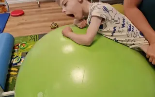 Pomozme bojovníkovi Michálkovi vykročit k prvnímu krůčku a lepší budoucnosti