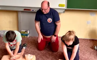 Pomozte Rescue Praha pořídit AED, který může zachránit životy