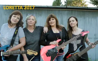 Příběh o lásce a vztazích, které se v životě nedrží scénáře.