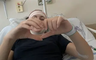 Pomozme Sáře v boji s rakovinou mozku