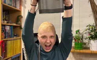 Dvacetiletá Lucka s nádorem mozku chce dál žít a smát se