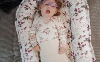 Pomoc pro Nelinku: terapie a pomůcky pro holčičku s dětskou mozkovou obrnou