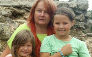 Kristinka a Maruška ztratily milovanou maminku pomozte jim žít