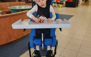 Mikiho plán - stát, kráčet a dobít svět