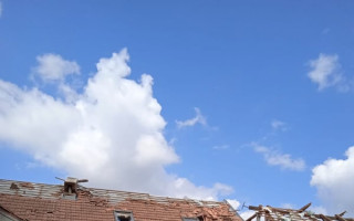 Střecha pro mé rodiče, Kurkovy, zasažené tornádem v Lužicích