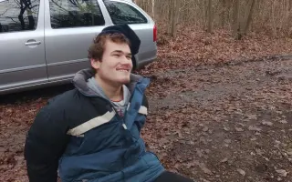 Filip potřebuje bezpečné místo. Jeho maminka potřebuje pomoc.