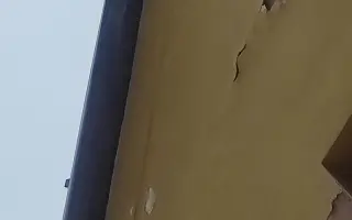 Pomozme mamince Žanetě opravit střechu, sama to nezvládne.