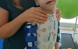 Pomozme bojovníkovi Michálkovi vykročit k prvnímu krůčku a lepší budoucnosti