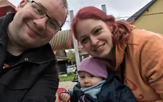Tatínek se už nevrátil domů – pomozme Viki a její mamince postavit se znovu na nohy
